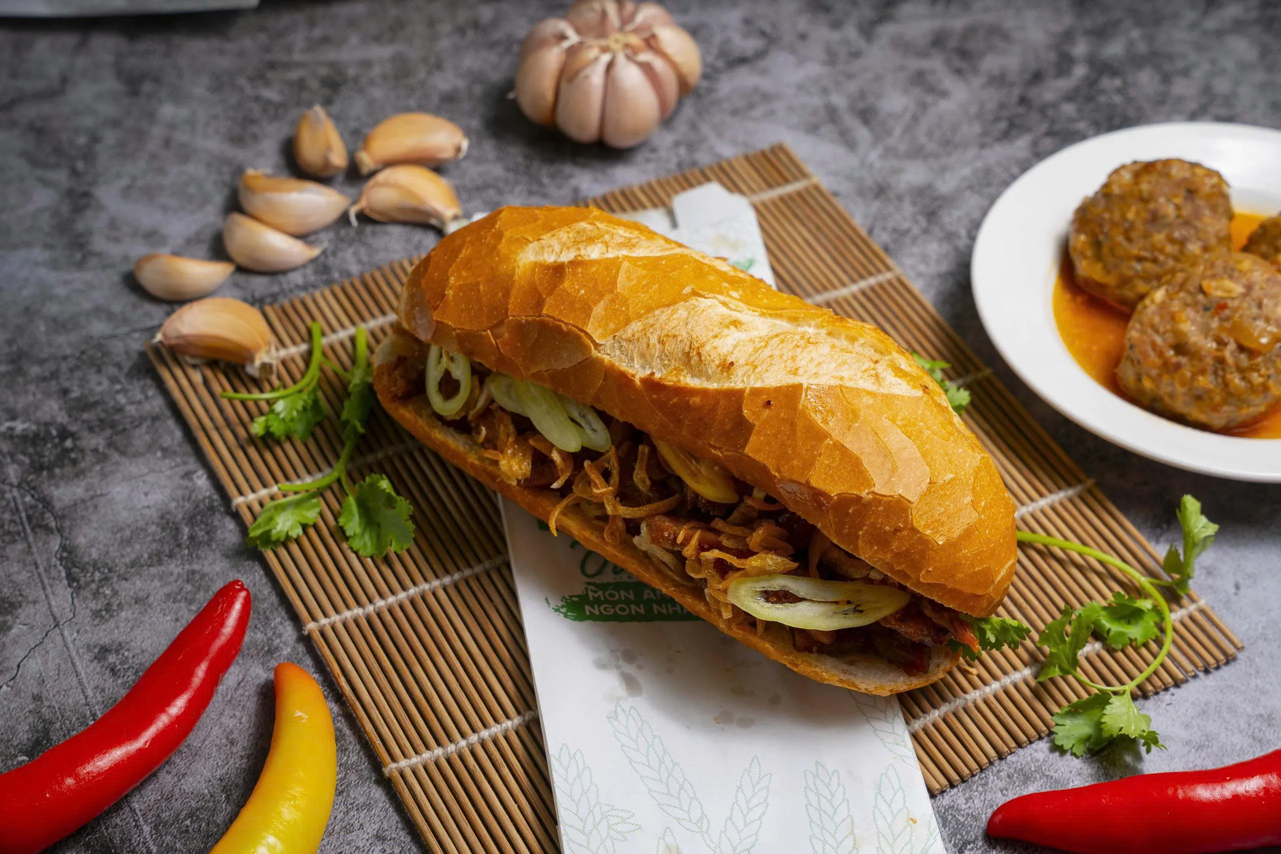 Bánh Mì Bì Thịt Nướng: Shredded pork skin & grilled pork
