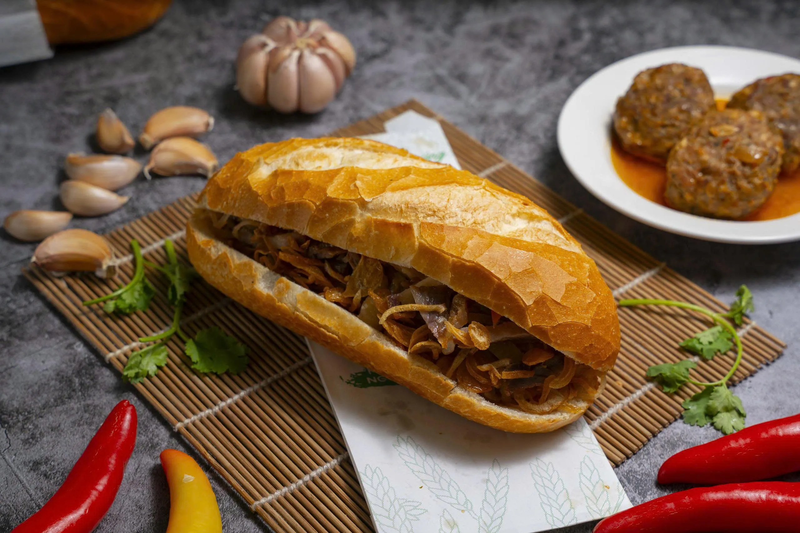 Bánh Mì Bì: Shredded pork skin