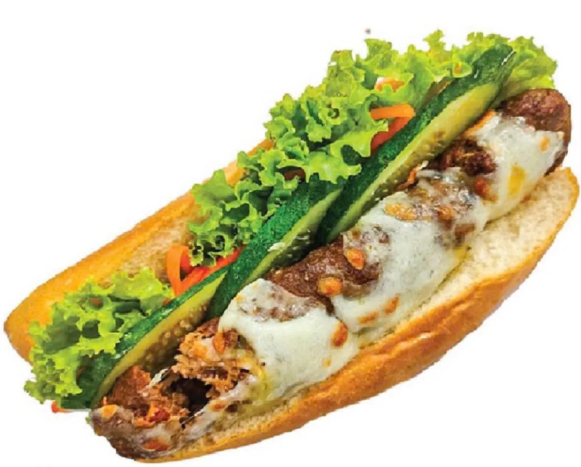 Bánh Mì Bò Nướng Phô Mai Mozzarella: Australian beef, stretchy mozzarella & cheddar